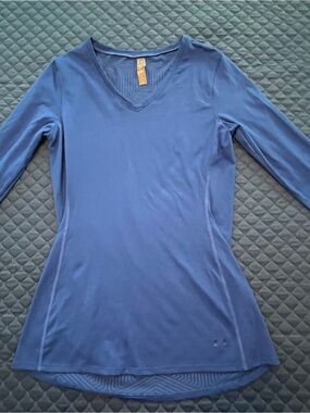 Under Armour Women's Blue V-Neck Long Sleeve Performance Top